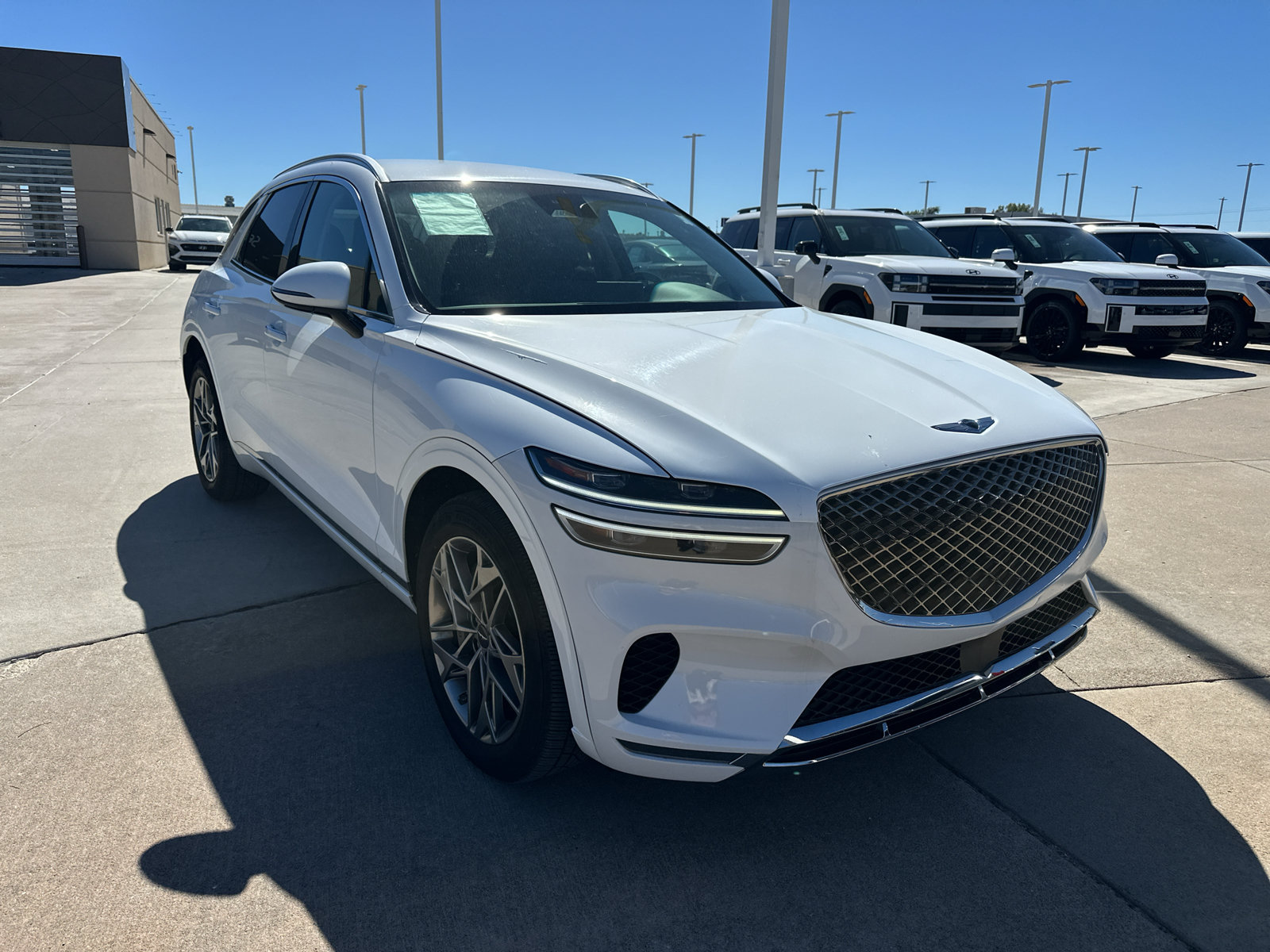 Used 2025 Genesis GV70 2.5T AWD/4WD image 8