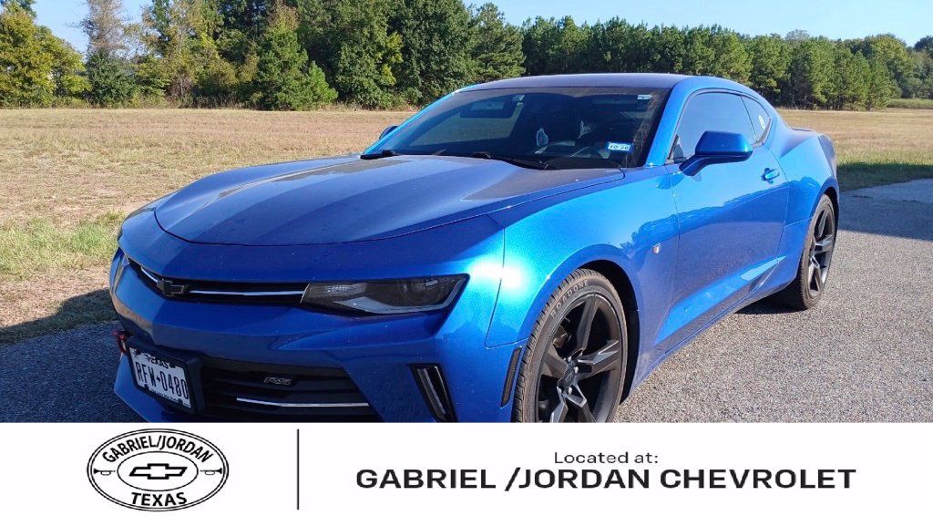 Used 2017 Chevrolet Camaro LT RWD image 1