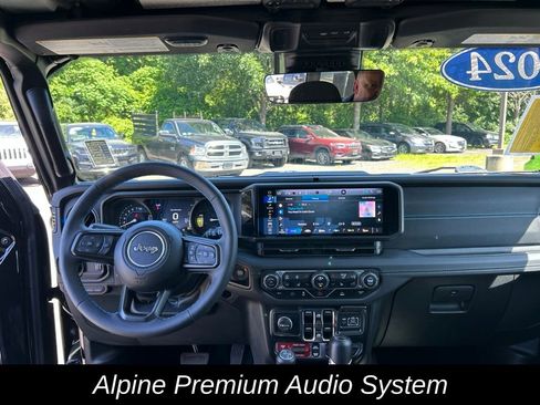 Used 2024 Jeep Wrangler Unlimited Rubicon 4xe w/ Technology Group AWD/4WD image 14