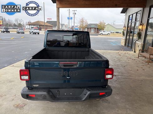 Used 2025 Jeep Gladiator Sport image 18