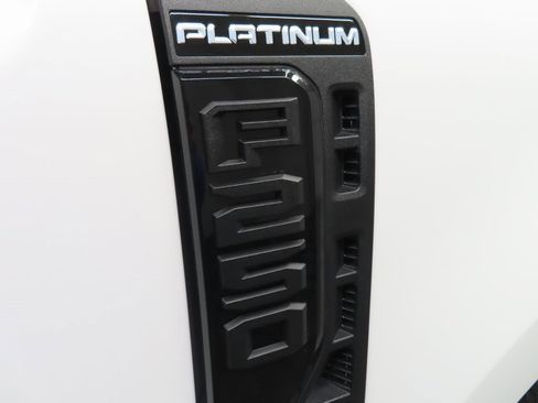 Used 2025 Ford F250 Platinum image 59