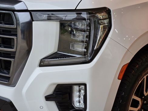 Used 2024 GMC Yukon AT4 AWD/4WD image 8