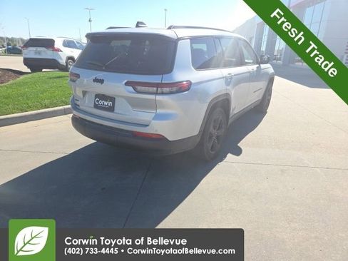 Used 2024 Jeep Grand Cherokee L Altitude AWD/4WD image 3