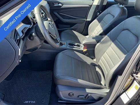 Certified 2021 Volkswagen Jetta SE w/ SE Cold Weather Package image 7