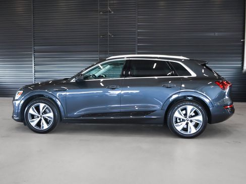 Used 2024 Audi Q8 e-tron Premium Plus w/ Premium Plus Package image 14