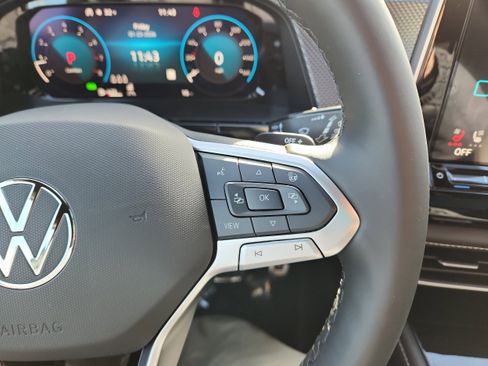 New 2026 Volkswagen Atlas Cross Sport SEL R-Line image 21