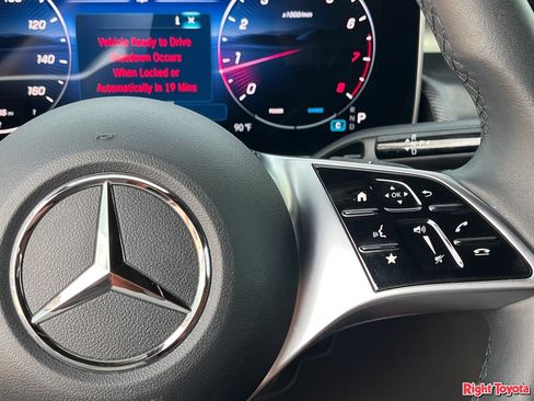 Used 2026 Mercedes-Benz GLC 300 image 23