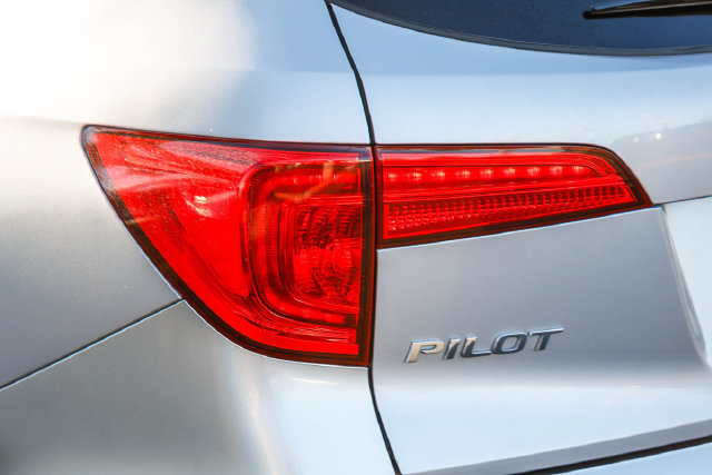 Used 2018 Honda Pilot EX-L image 10