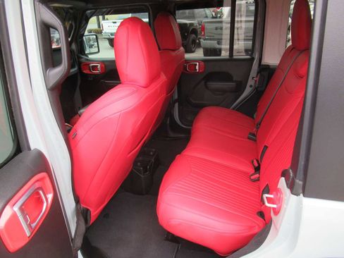 Used 2024 Jeep Wrangler Unlimited Rubicon image 40