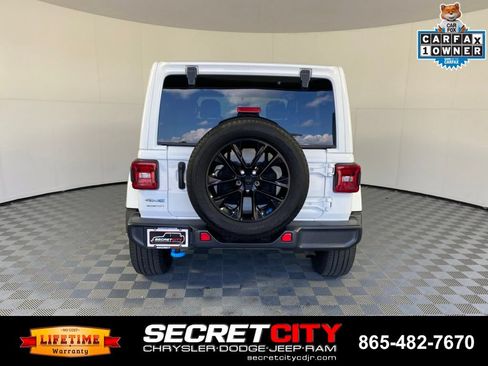 Used 2022 Jeep Wrangler Unlimited Sahara AWD/4WD image 6