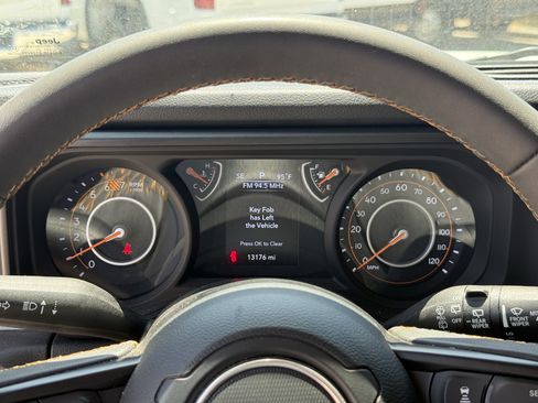 Used 2024 Jeep Wrangler Sport AWD/4WD image 18