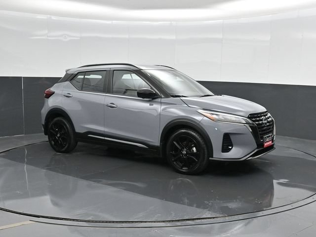 Used 2024 Nissan Kicks SR w/ SR Premium Package FWD image 6