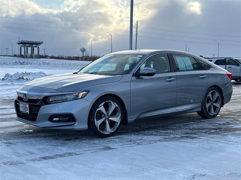Certified 2018 Honda Accord Touring image 5