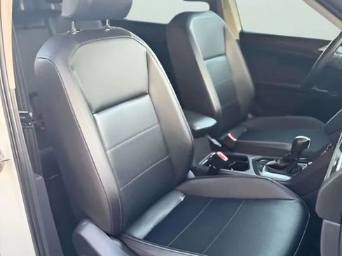 Used 2020 Volkswagen Tiguan SEL image 46