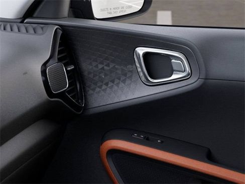 Certified 2025 Kia Soul EX FWD image 25