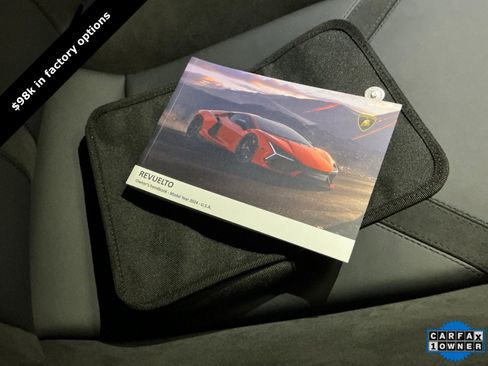 Used 2024 Lamborghini Revuelto image 30