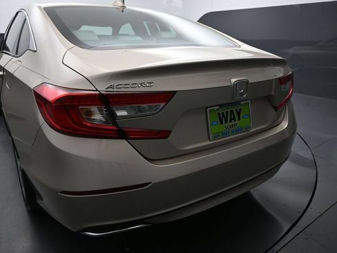 Used 2018 Honda Accord LX image 2