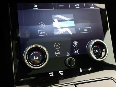 Used 2019 Land Rover Range Rover Velar S image 29