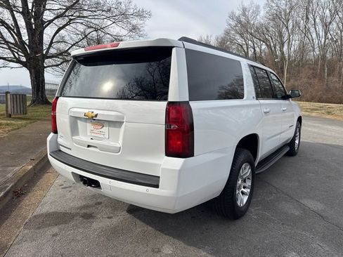 Used 2019 Chevrolet Suburban LT image 8