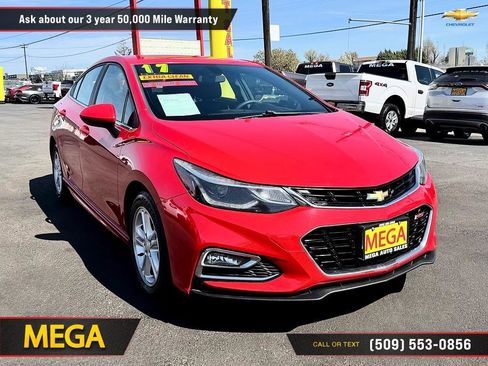 Used 2017 Chevrolet Cruze LT w/ RS Package FWD image 5