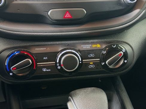 Used 2023 Kia Soul LX image 23