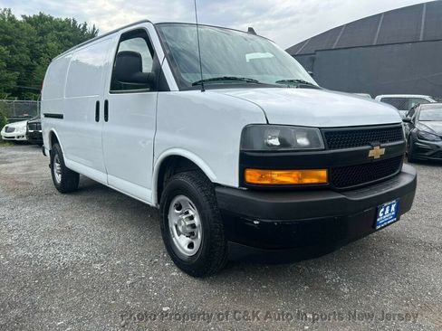 Used 2021 Chevrolet Express 2500 w/ Driver Convenience Package RWD image 5