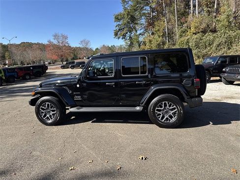 Used 2024 Jeep Wrangler Sahara w/ Safety Group image 8