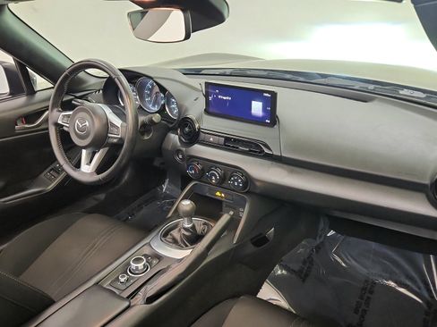 Used 2024 MAZDA MX-5 Miata Sport RWD image 17