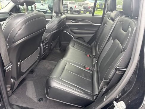 Used 2022 Jeep Grand Cherokee Limited AWD/4WD image 7