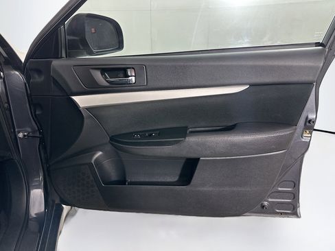 Used 2013 Subaru Outback 2.5i AWD/4WD image 28