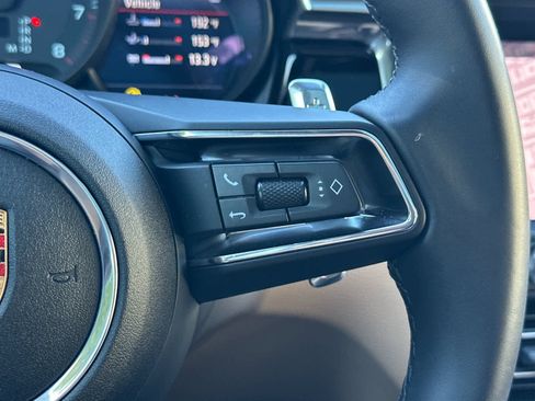 Certified 2025 Porsche Macan image 27