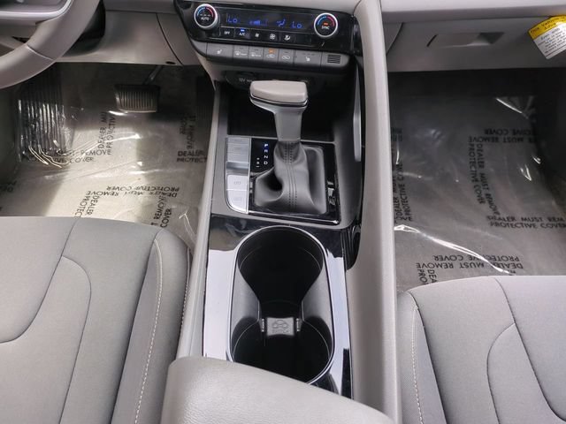 Used 2023 Hyundai Elantra SEL w/ Convenience Package FWD image 18
