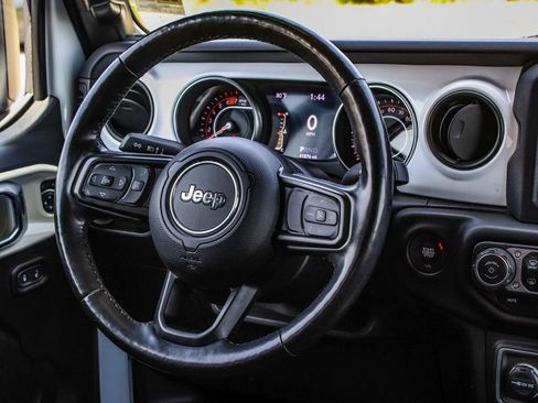 Used 2021 Jeep Wrangler Unlimited Sport AWD/4WD image 25