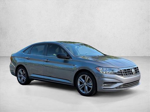Used 2021 Volkswagen Jetta FWD image 3