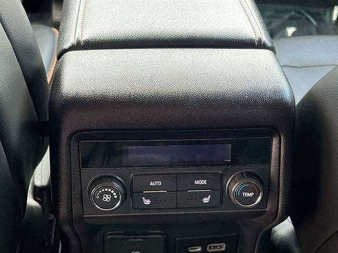 Used 2022 GMC Acadia AT4 w/ Technology Package AWD/4WD image 27