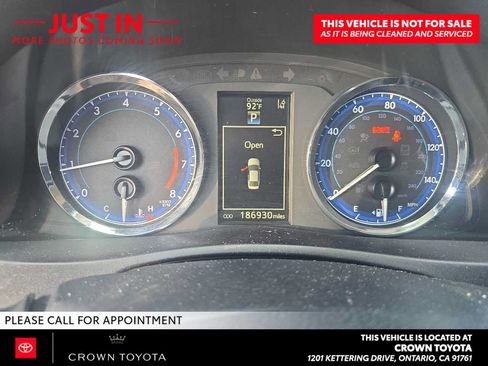 Used 2018 Toyota Corolla SE w/ Protection Package FWD image 3