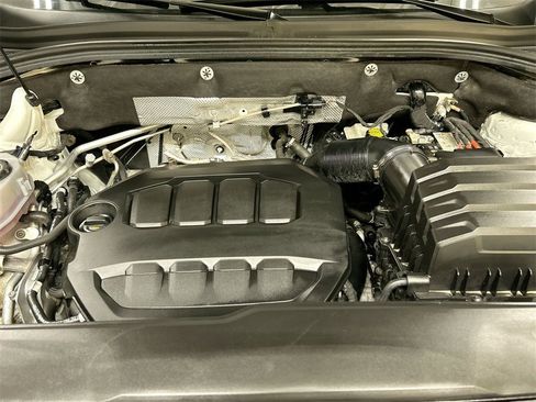 Certified 2024 Volkswagen Atlas Peak Edition SE image 11