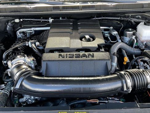 Certified 2025 Nissan Frontier SV w/ SV Convenience Package RWD image 12