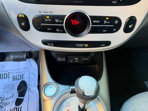 Used 2017 Kia Soul EV-e image 18