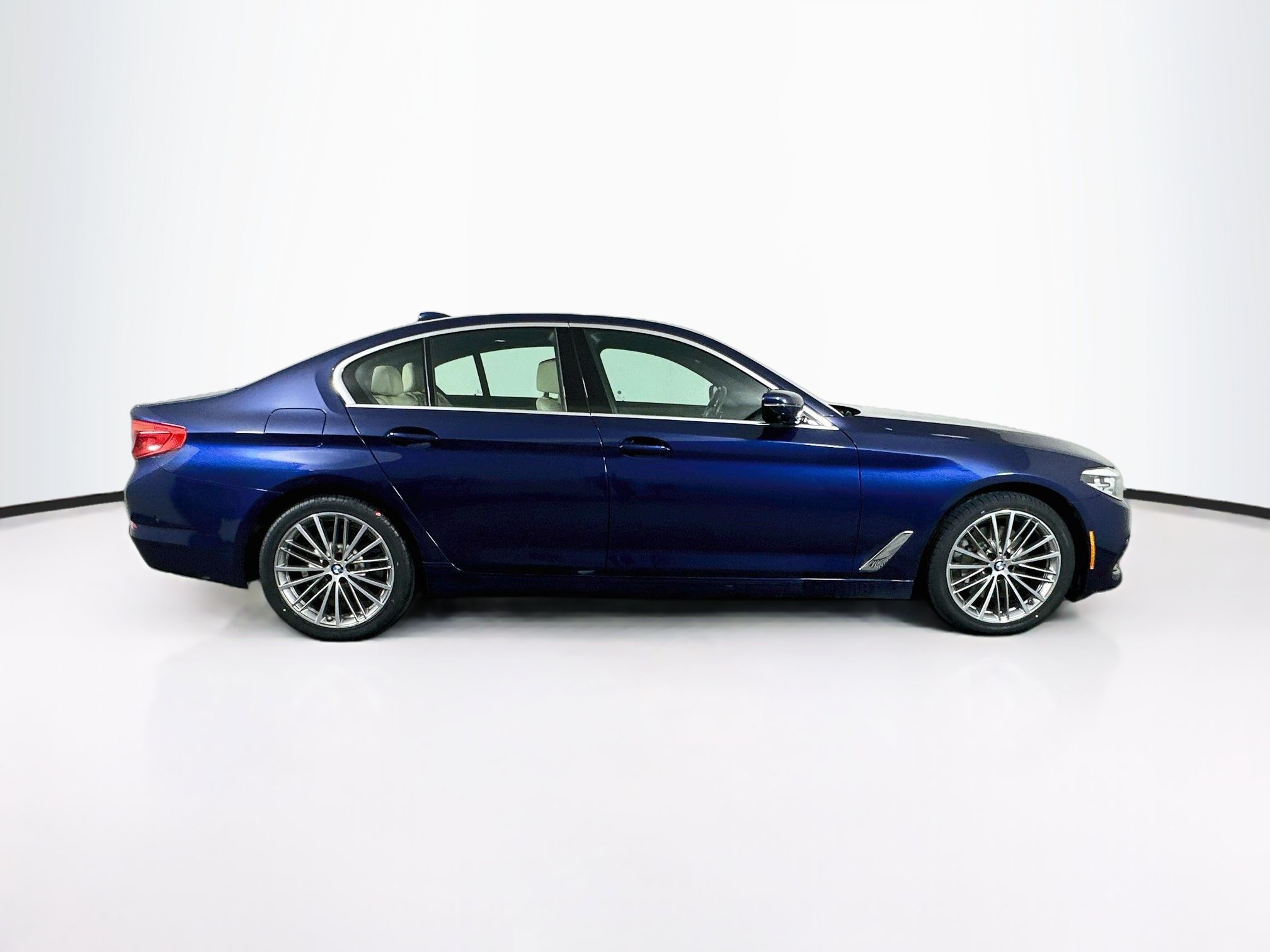 Used 2019 BMW 530i w/ Premium Package RWD image 10