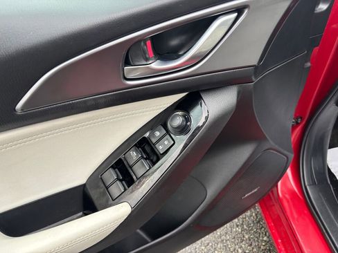 Used 2017 MAZDA MAZDA3 Grand Touring image 19