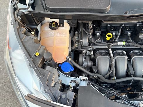 Used 2022 Ford Transit Connect XLT FWD image 23