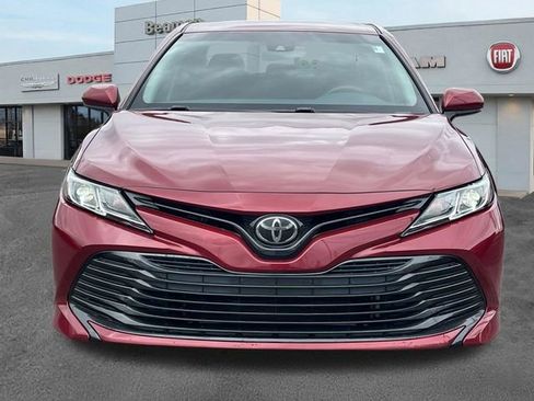 Used 2018 Toyota Camry LE FWD image 2