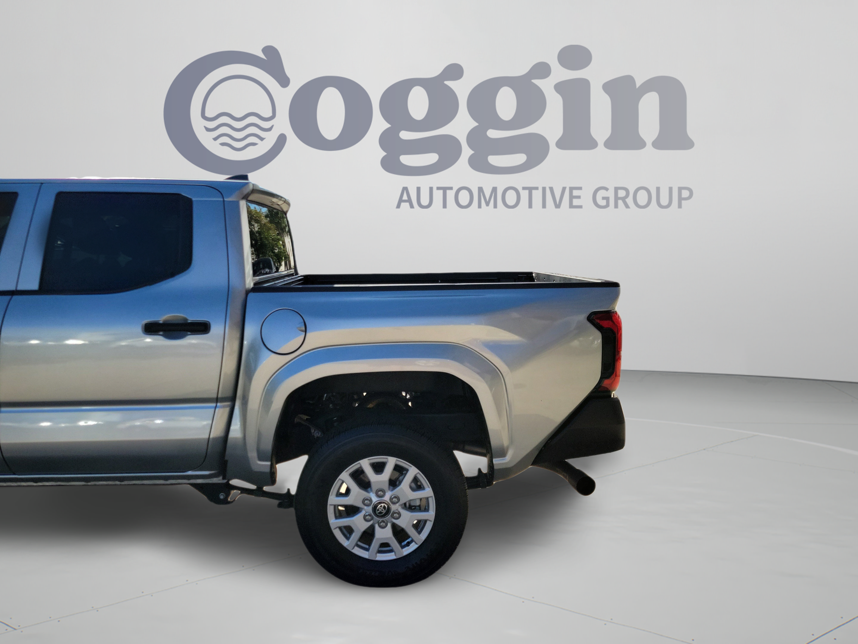 Certified 2025 Toyota Tacoma SR RWD image 32