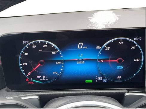 Used 2023 Mercedes-Benz EQB 300 4MATIC image 38