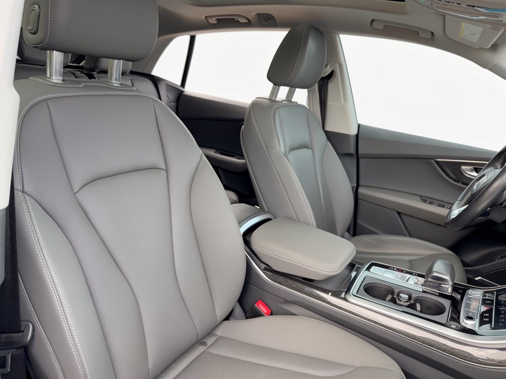 Used 2019 Audi Q8 Prestige AWD/4WD image 30