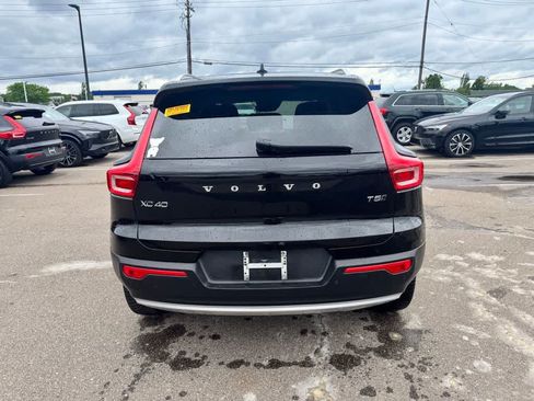 Used 2021 Volvo XC40 T5 Momentum w/ Premium Package AWD/4WD image 6