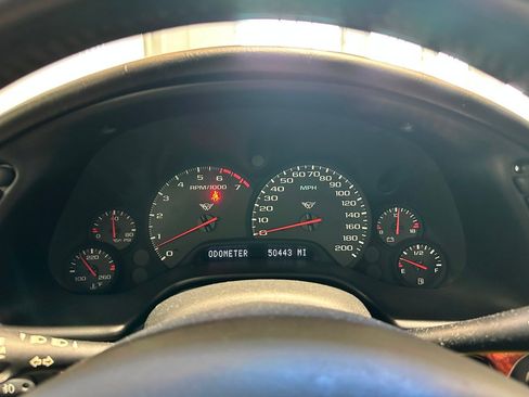 Used 2001 Chevrolet Corvette Convertible w/ Preferred Equipment Group2 RWD image 9