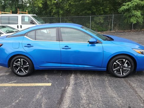 Used 2024 Nissan Sentra SV FWD image 7