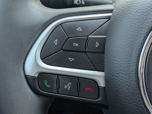 Used 2021 Jeep Compass Latitude FWD image 25